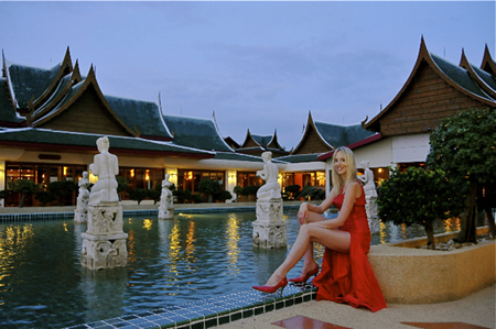 rotes_kleid_thailand