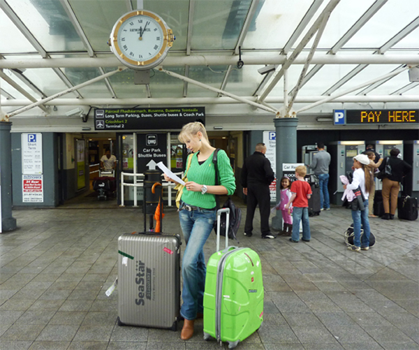 Elischeba am Flughafen Dublin