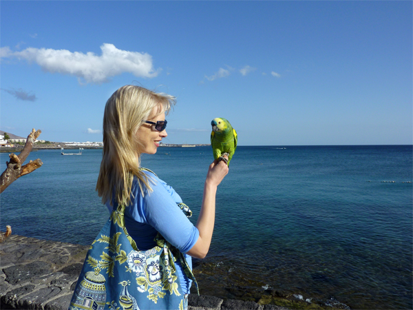 Elischeba mit Papagei