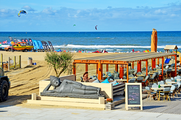 Buddha am Strand von Scheveningen