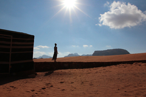 Als Frau alleine nach Jordanien – mutige Journalistin im Interview