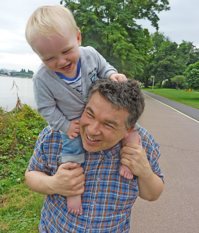 Kuschel-Papa, Kumpel oder Autoritätsperson?