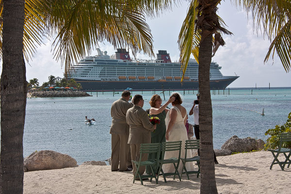 castaway-cay-hochzeit_disney-dream_01_0708_franz-neumeier