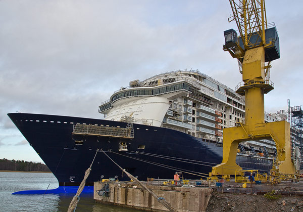mein-schiff-3_stx-werft-turku-finnland_november-2013_2267_franz-neumeier