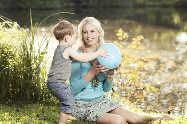 Elischeba und Leon im Park Juli 2014