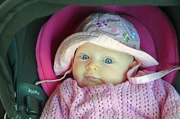 Emily zwei Monate alt