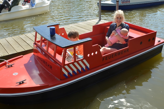 Feuerwehrboot im Center Parc Bispinger Heide - Elischeba und Kids