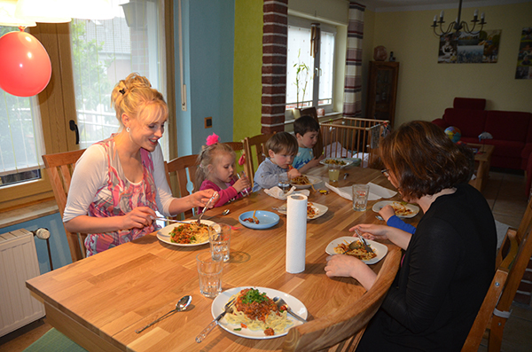 spaghetti essen runde