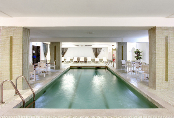 alpenhof-pool_600x407