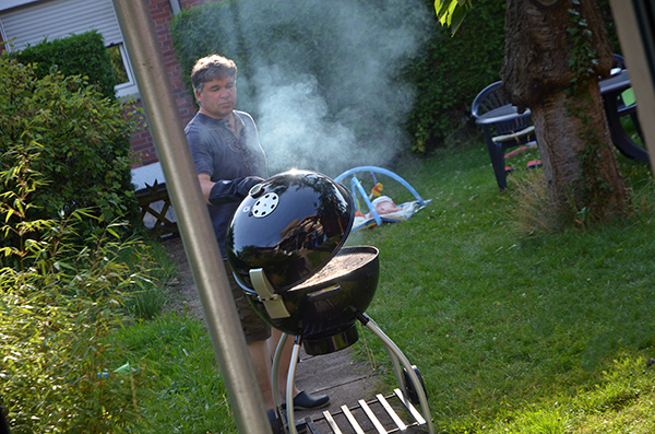 pierre beim grillen
