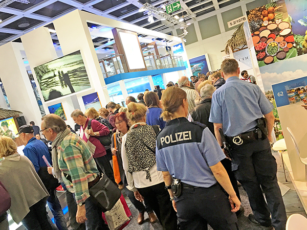 Polizisten auf der ITB 2016