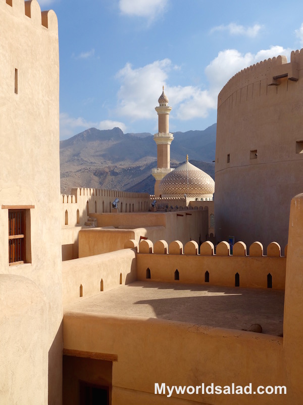 Blick vom Fort Nizwa auf die Moschee