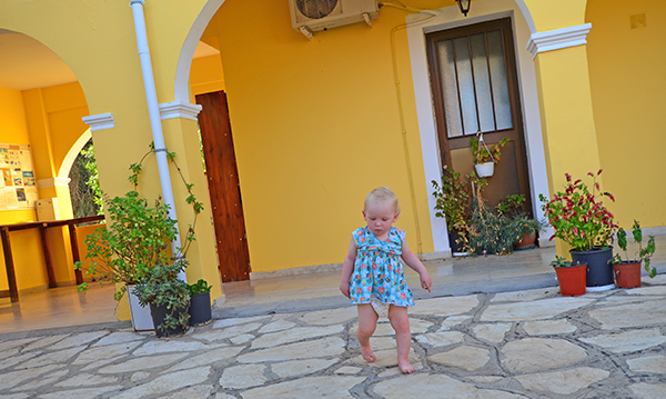 Mädel Windel laufen