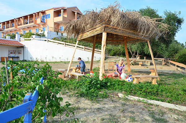 spielplatz_mit_kindern