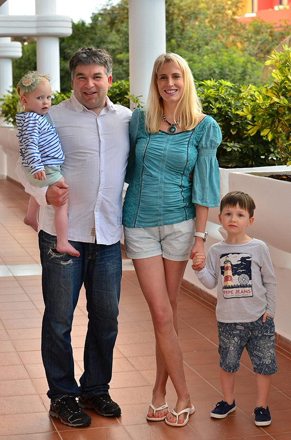 Familie mit zwei Kindern