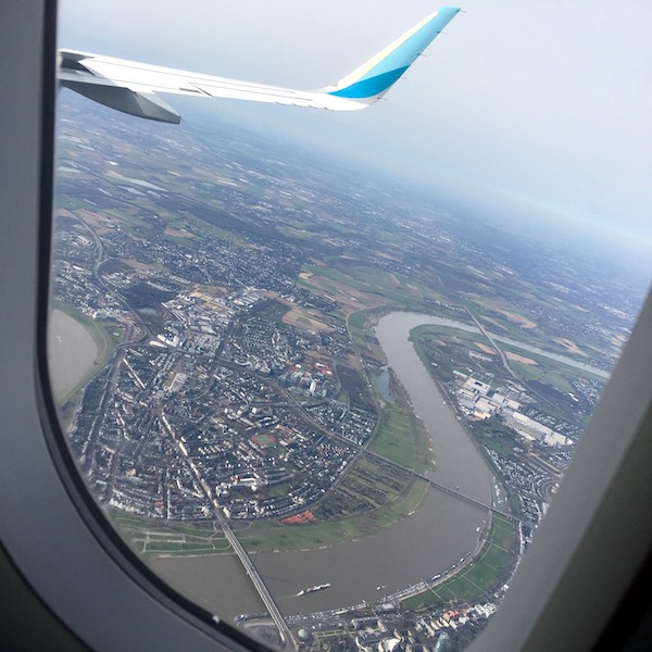 Flugzeug über Düsseldorf