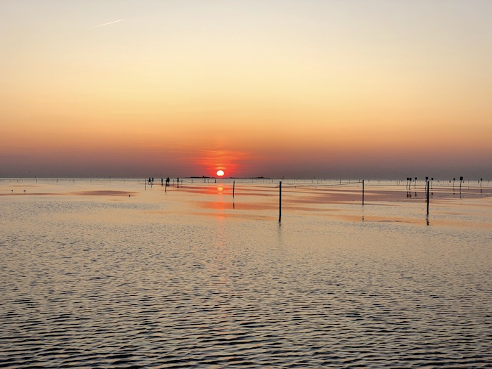 Sonnenuntergang über dem Wattenmeer bei Cuxhaven