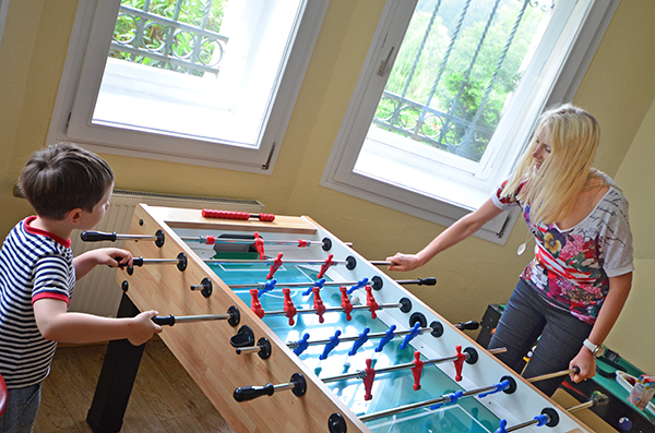 Tischfussball spielen
