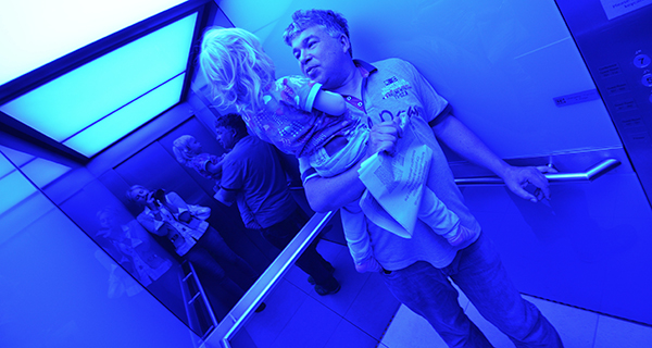 blauer Aufzug im Scandic Hotel