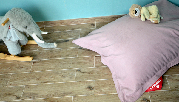 rosa Kissen Kinderzimmer