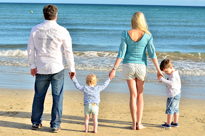 Familie am Strand von Fuerteventura