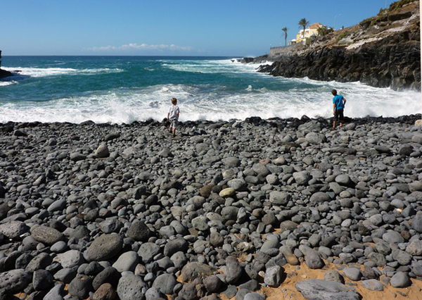 Steine am Strand in Teneriffa