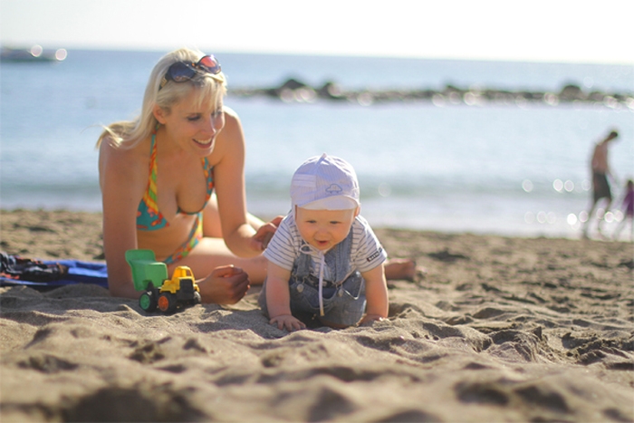 Strand mit Kind - Elischeba Wilde auf Teneriffa