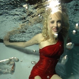 Elischeba Wilde - Unterwasser Fashion Model