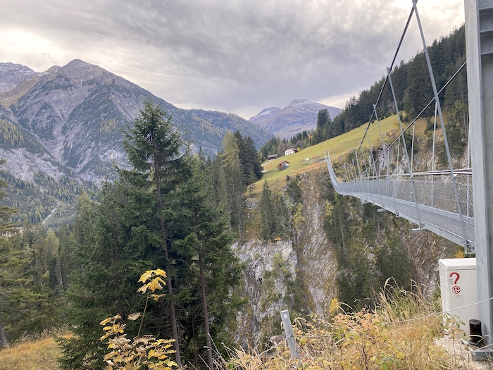 Fußgänger-Seilhängebrücke über die Höhenbachschlucht - Holzgau im Lechtal