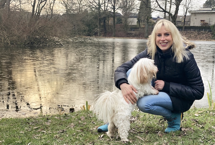 Elischeba Wilde in Gescher mit Hund
