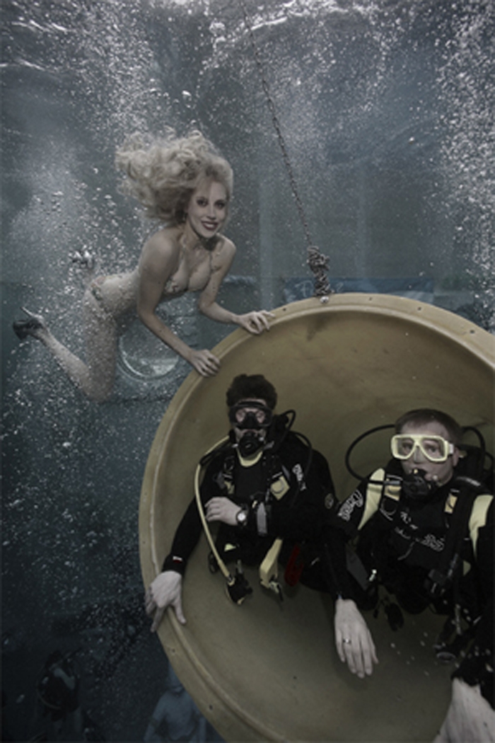 Elischeba Wilde - Unterwasser Shooting im Bikini