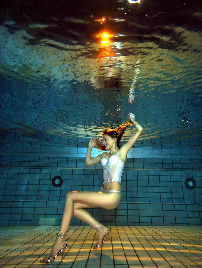 Elischeba Wilde - Unterwasser Fotoshooting mit Herbert Frei