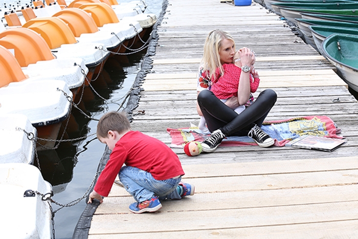 Elischeba Wilde mit Kids am Bootssteg - Stausee Haltern am See