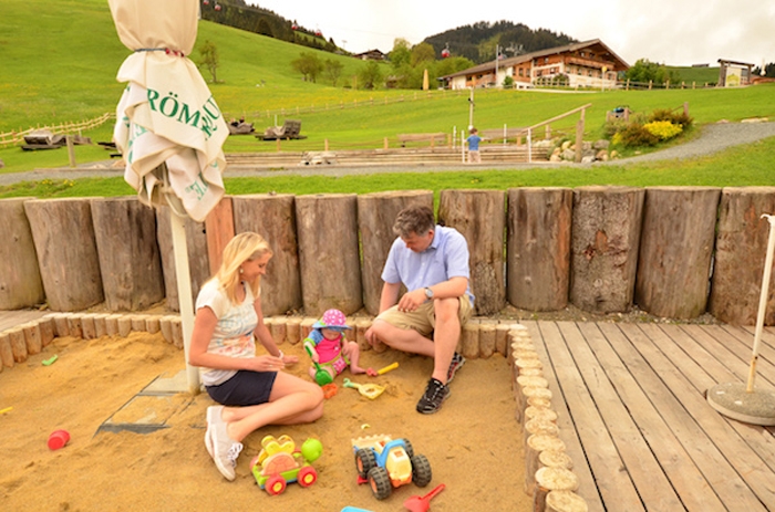 Familie Wilde - Spielplatz am Hexenwasser in Tirol