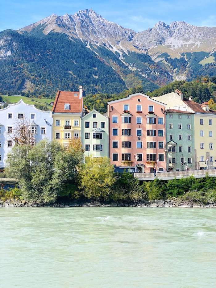 Innsbruck with love - bunte Häuser am Inn