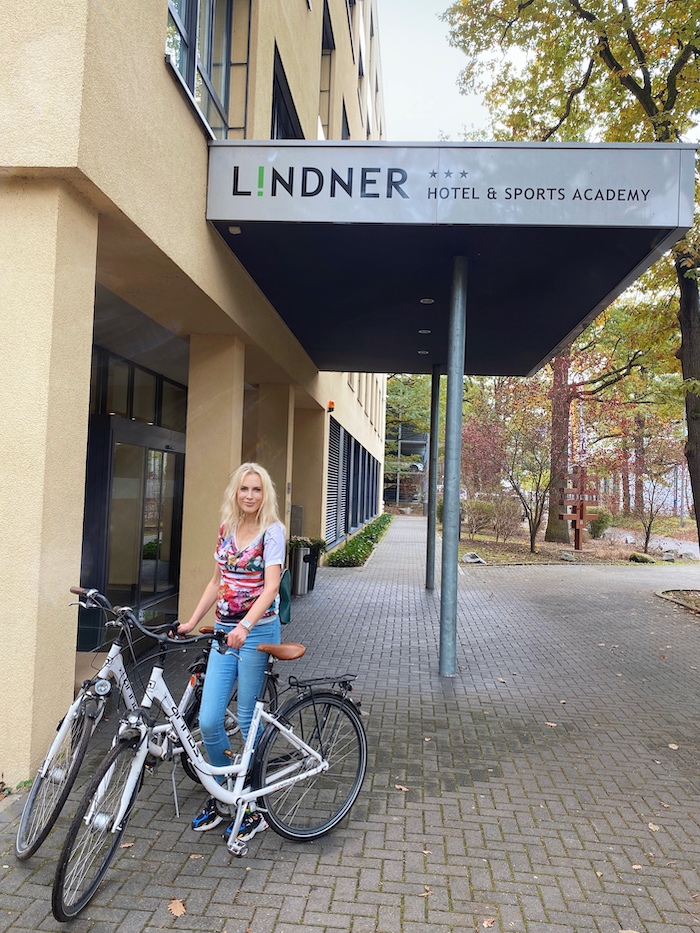 Elischeba Wilde vor Lindner Hotel and Sports Academy