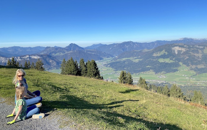 Sankt Johann in Tirol - Ausblick - Elischeba und Emily