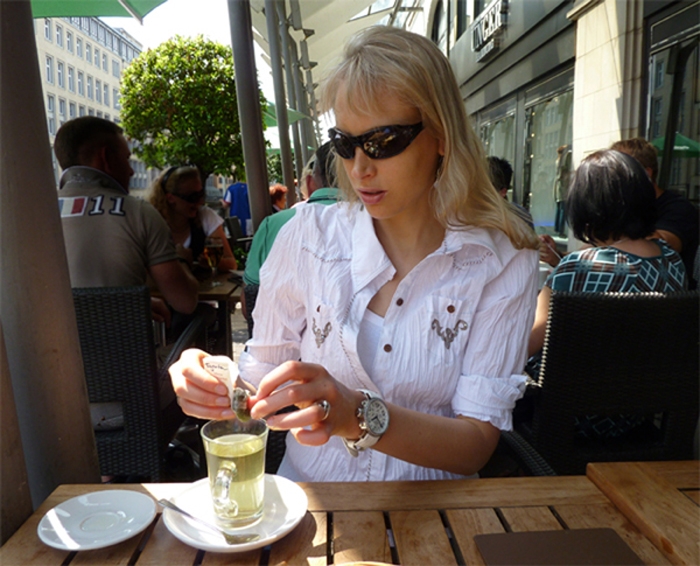 Elischeba Wilde im Cafe Melange in Hamburg