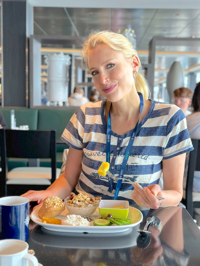 Elischeba Wilde - Frühstück an Bord der MSC Euribia