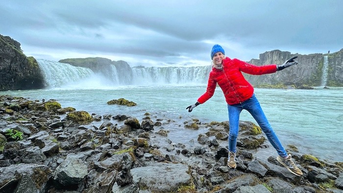 Elischeba Wilde am Godafoss - Wasserfall der Götter auf Island
